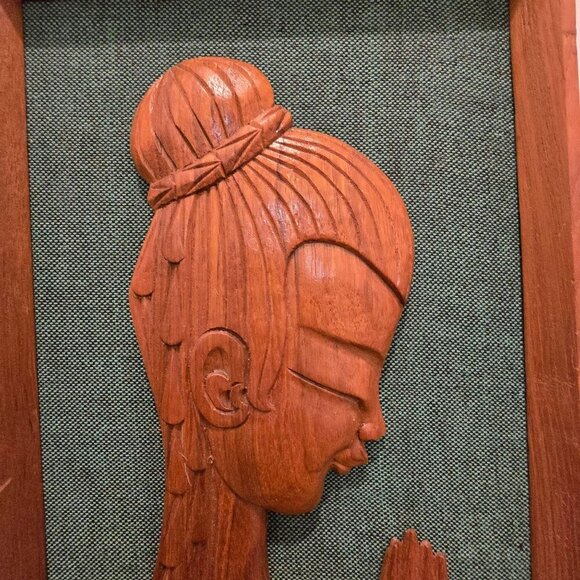 MCM Framed Carved Teak Wood Silhouette Woman Praying on Green Wall Hanging Art - Picture 4 of 10